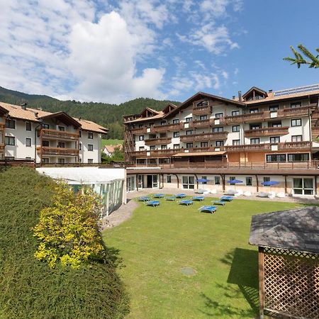 Golf Hotel Folgaria Exterior photo