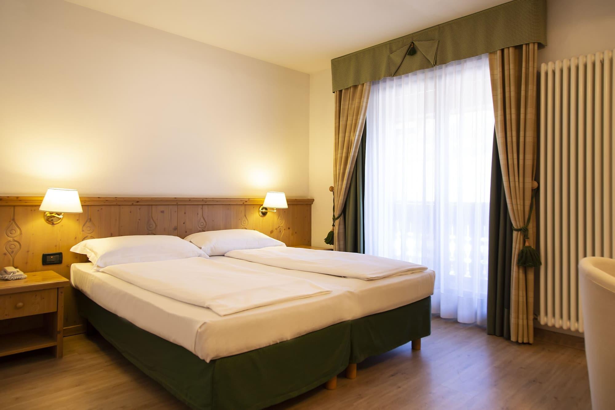 Golf Hotel Folgaria Exterior photo