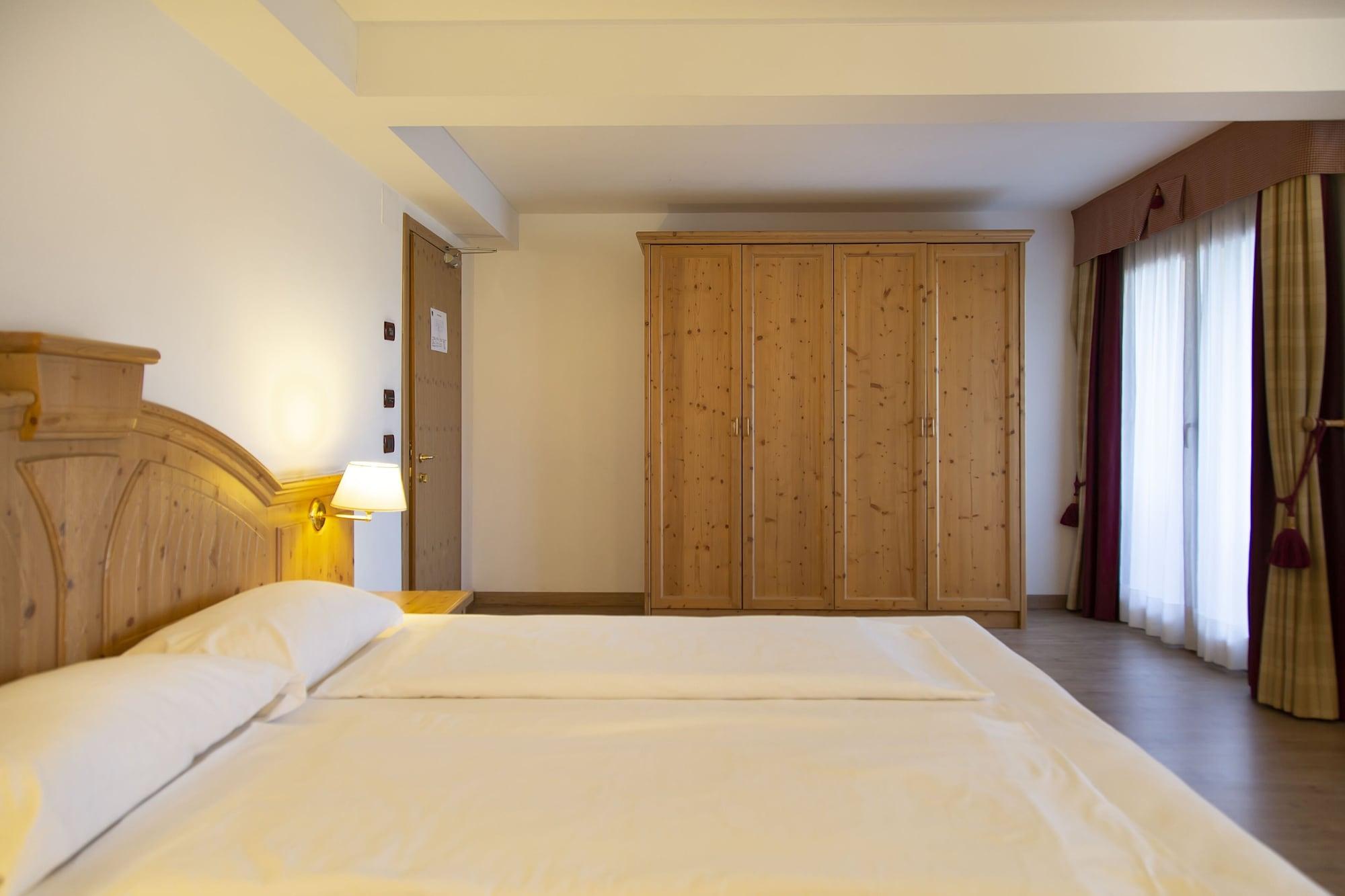 Golf Hotel Folgaria Exterior photo