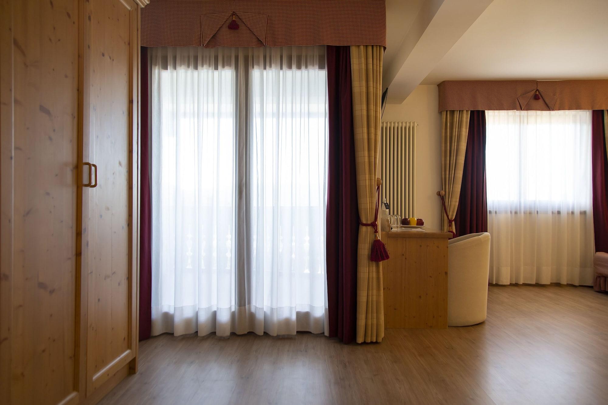 Golf Hotel Folgaria Exterior photo