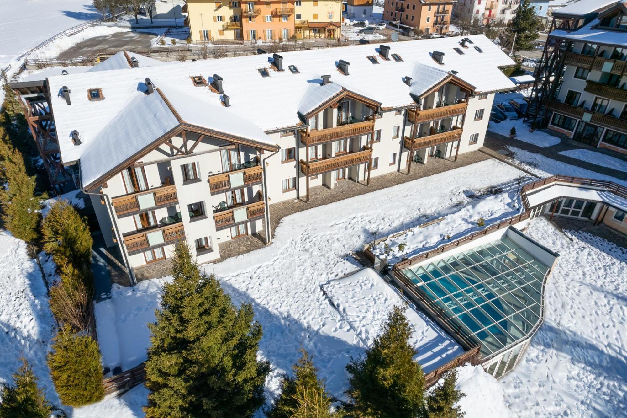 Golf Hotel Folgaria Exterior photo
