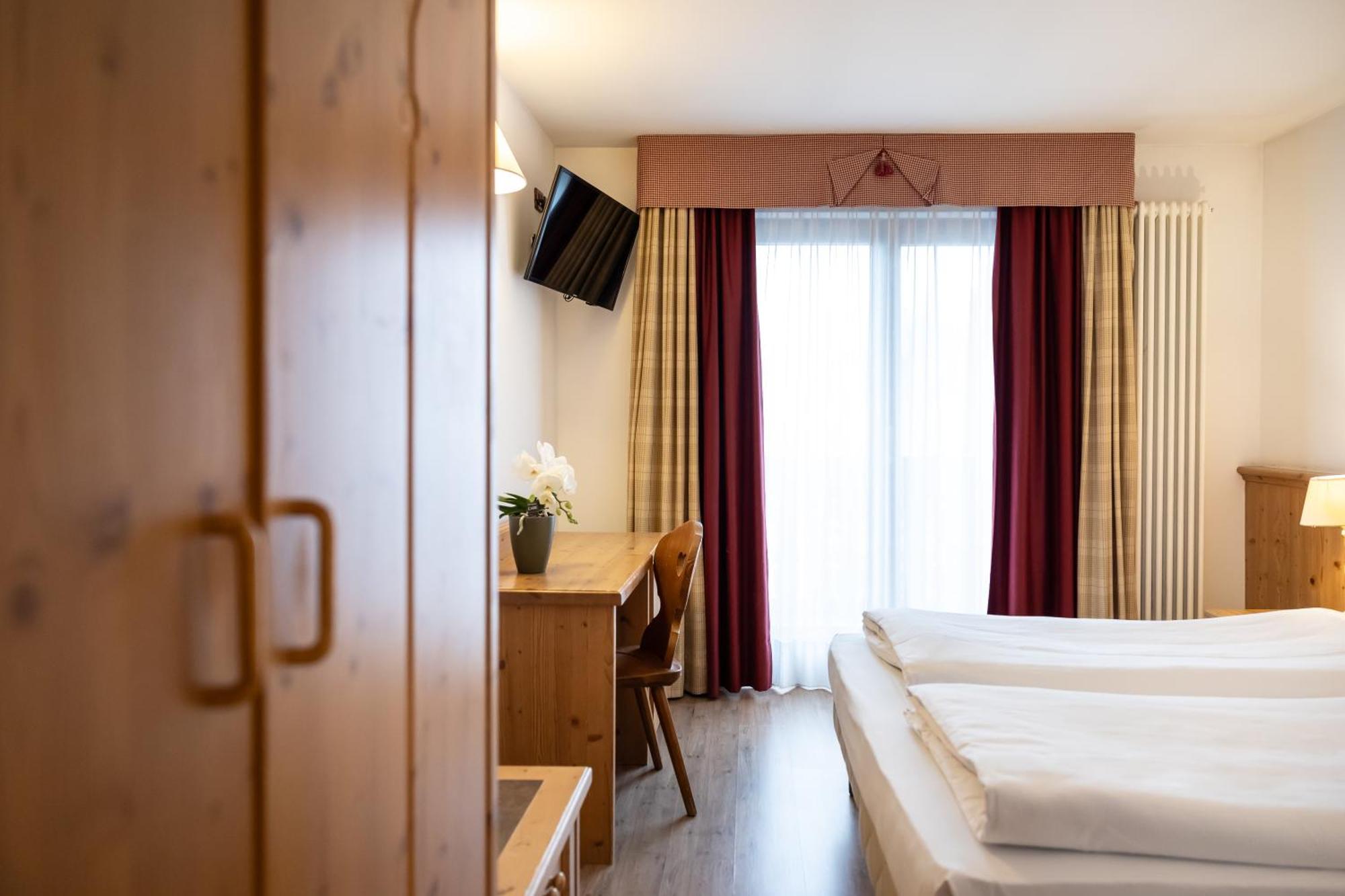 Golf Hotel Folgaria Exterior photo