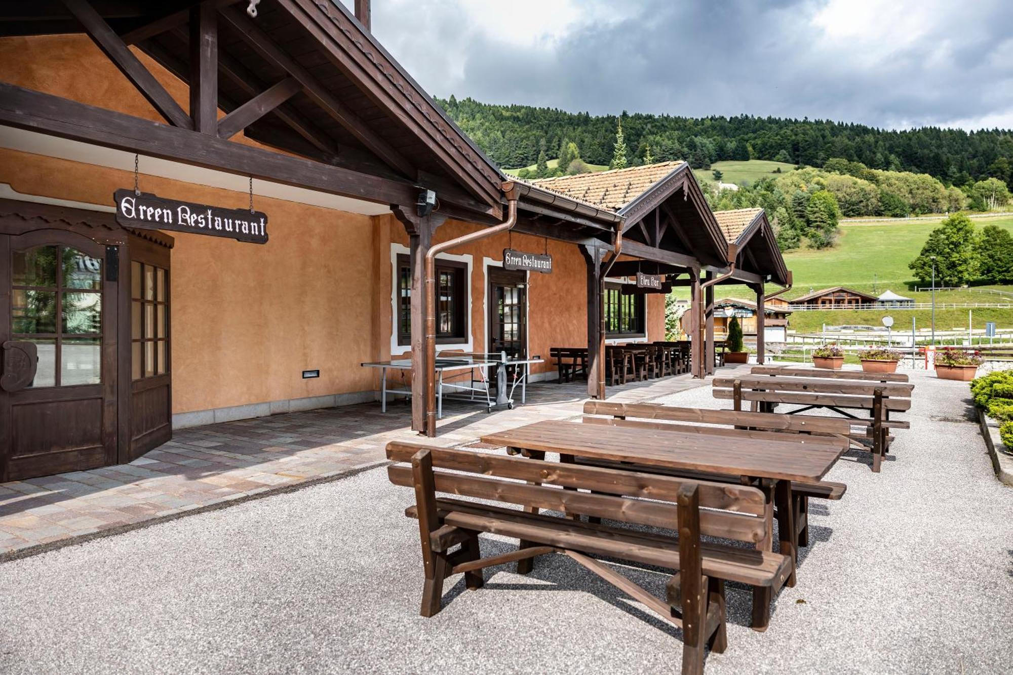 Golf Hotel Folgaria Exterior photo