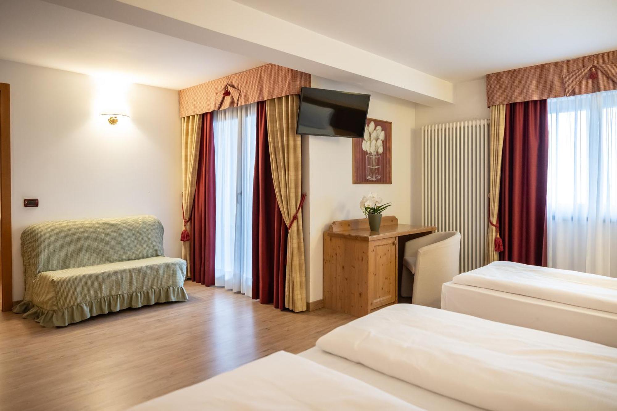 Golf Hotel Folgaria Exterior photo